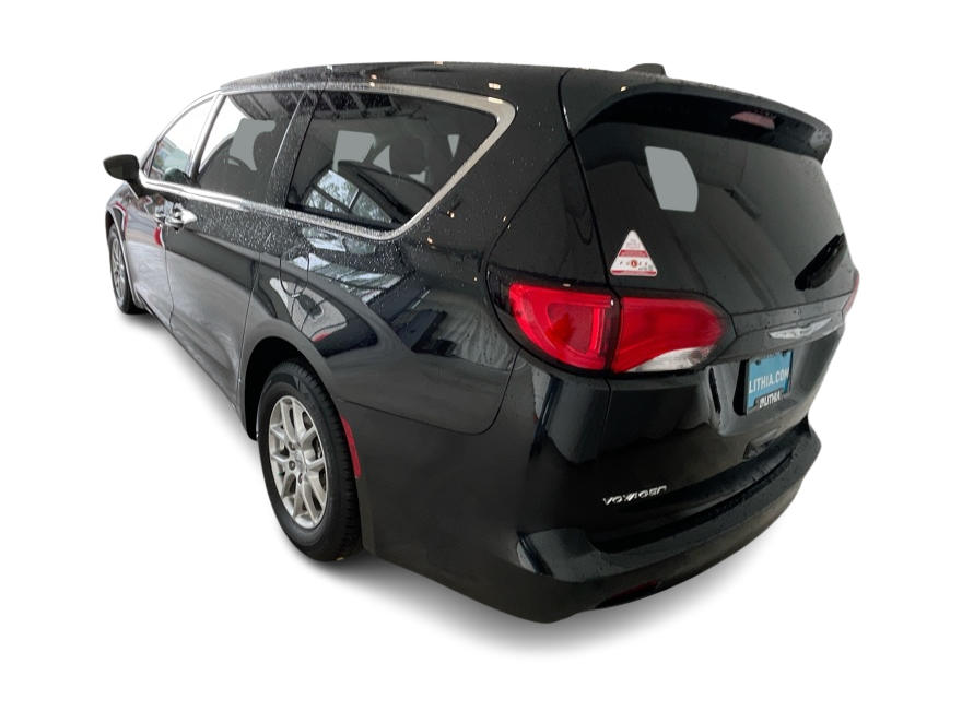 Thumbnail: 2023 Chrysler Voyager - 4