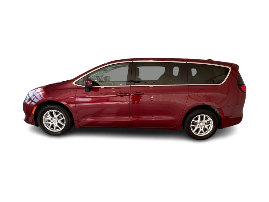 Thumbnail: 2023 Chrysler Voyager - 3