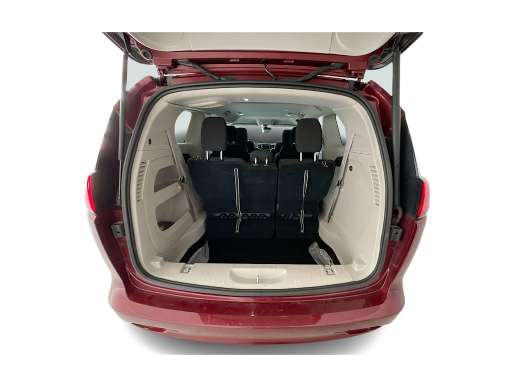 Thumbnail: 2023 Chrysler Voyager - 15