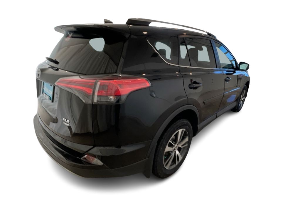 Thumbnail: 2018 Toyota RAV4 - 20