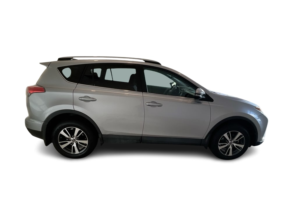 Thumbnail: 2017 Toyota RAV4 - 21