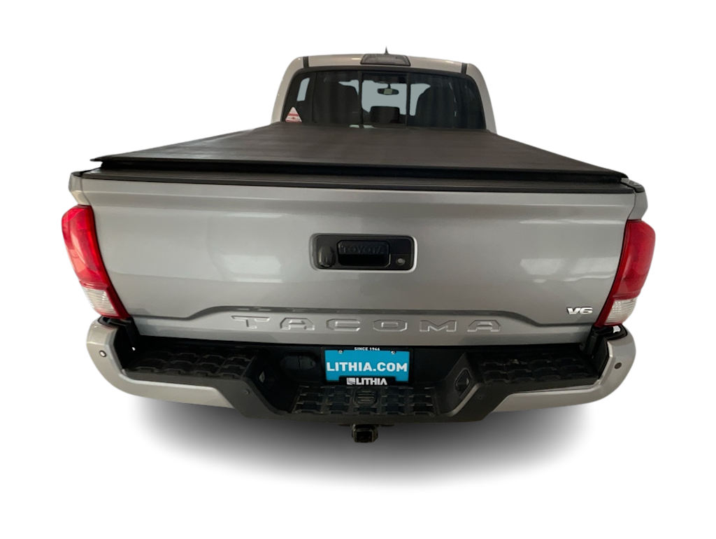 Thumbnail: 2016 Toyota Tacoma - 5