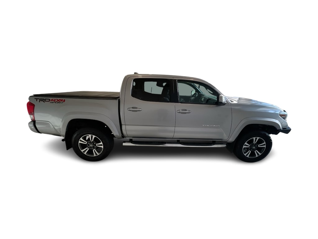 Thumbnail: 2016 Toyota Tacoma - 20