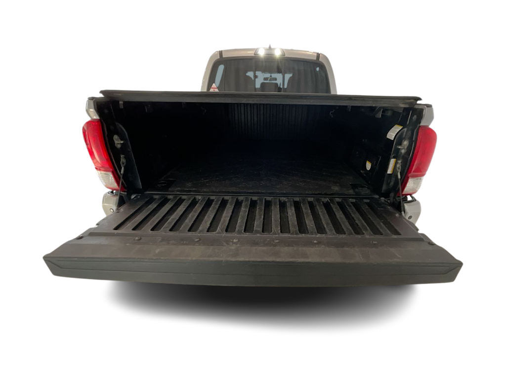 Thumbnail: 2016 Toyota Tacoma - 15