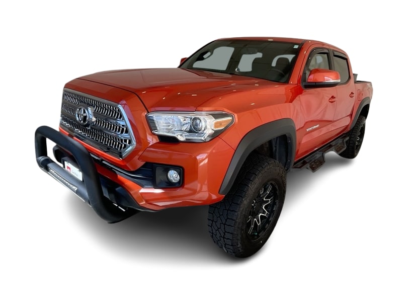 Thumbnail: 2016 Toyota Tacoma - 18