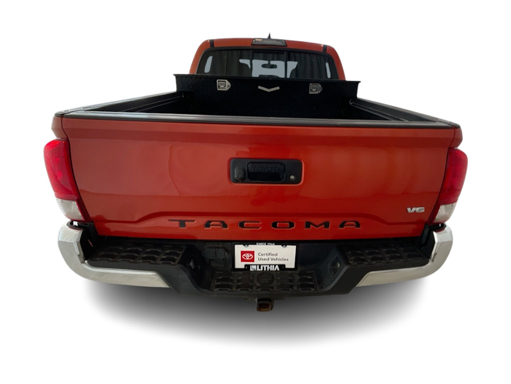 Thumbnail: 2016 Toyota Tacoma - 4