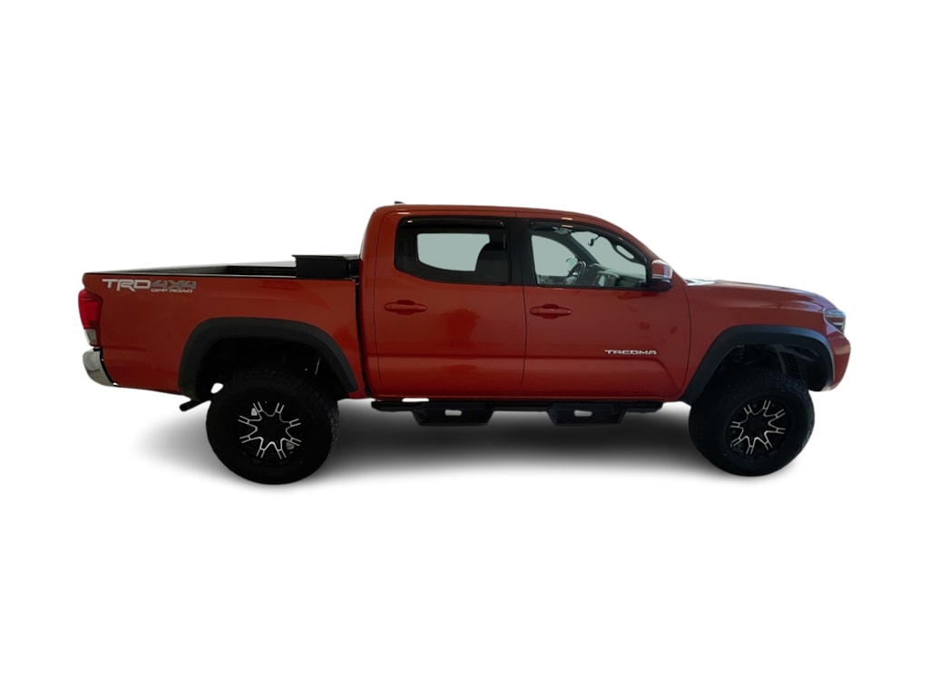 Thumbnail: 2016 Toyota Tacoma - 20