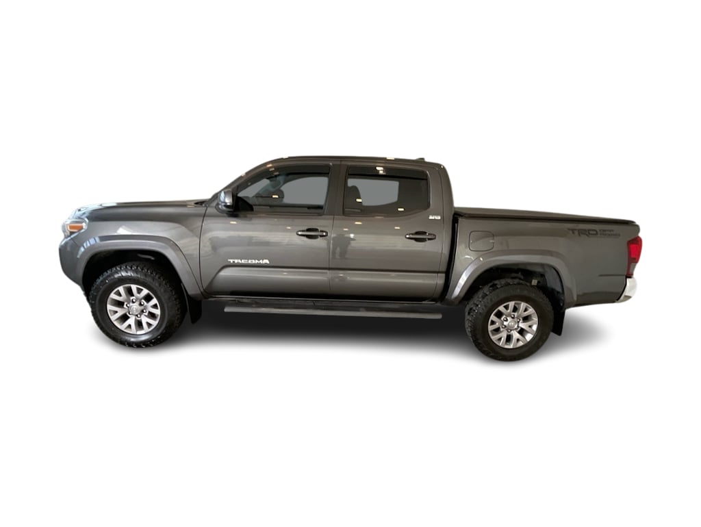 Thumbnail: 2018 Toyota Tacoma - 3