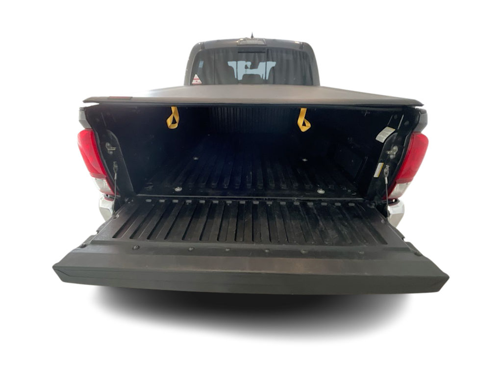 Thumbnail: 2018 Toyota Tacoma - 15