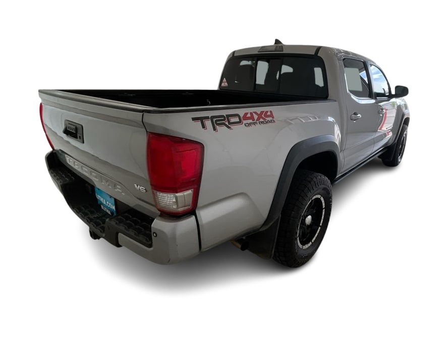 Thumbnail: 2016 Toyota Tacoma - 20