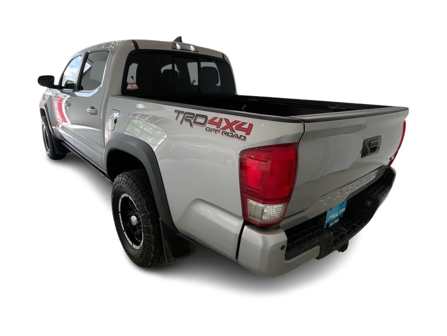 Thumbnail: 2016 Toyota Tacoma - 4