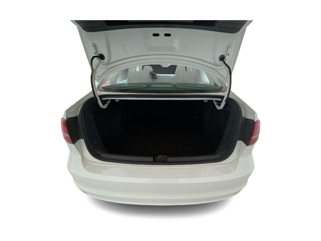 Thumbnail: 2016 Volkswagen Jetta - 14