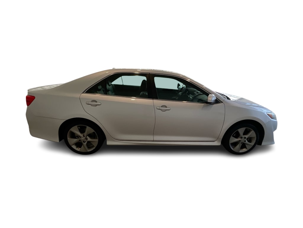 Thumbnail: 2012 Toyota Camry - 18