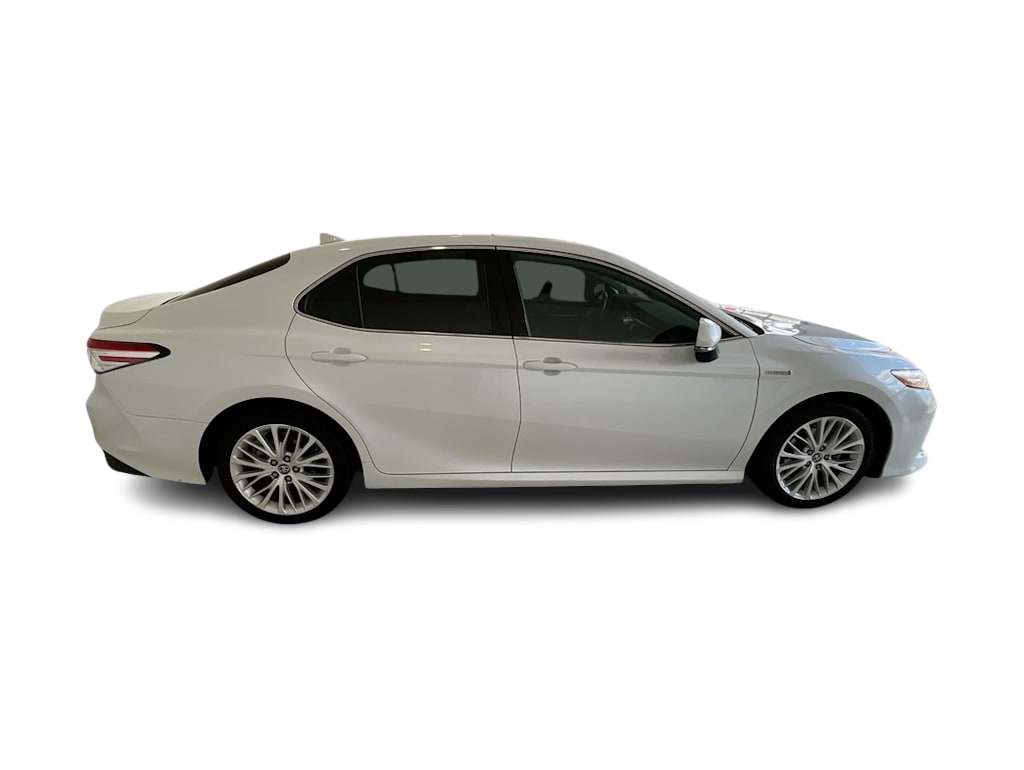 2020 Toyota Camry XLE 21