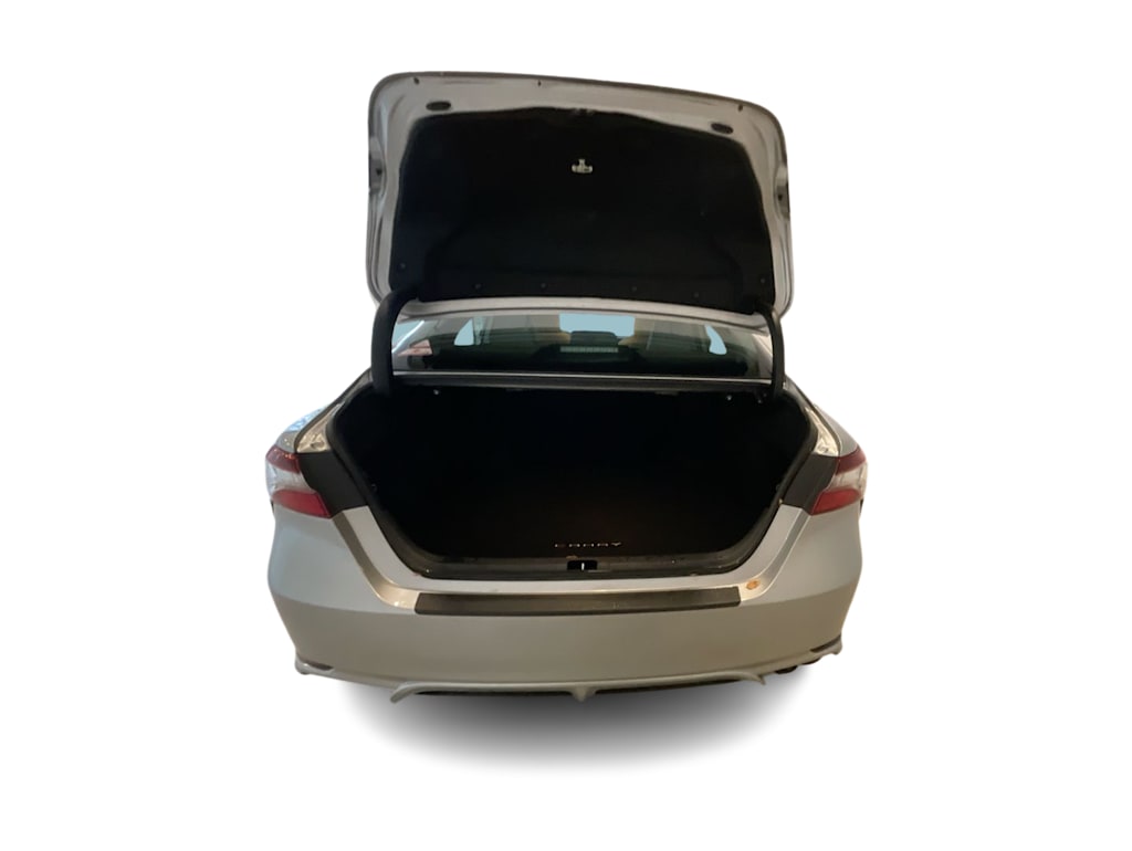 Thumbnail: 2022 Toyota Camry - 14