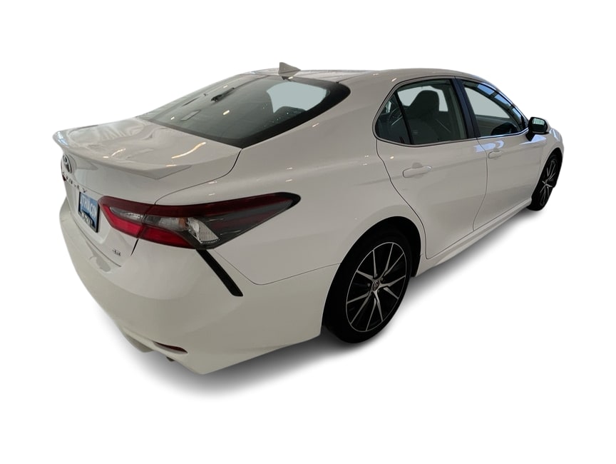 2021 Toyota Camry SE 19