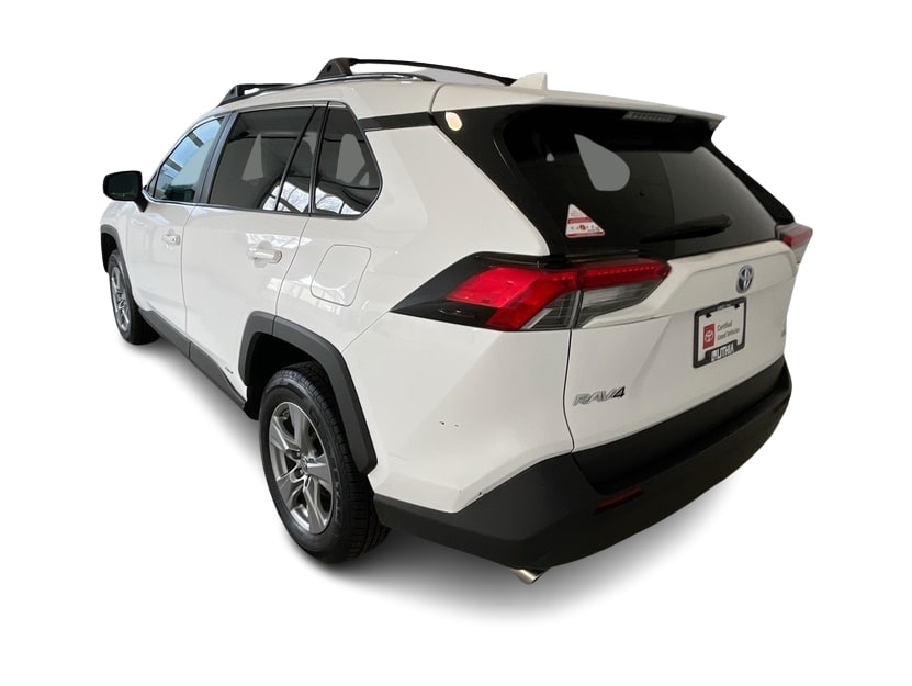 2022 Toyota RAV4 LE 4