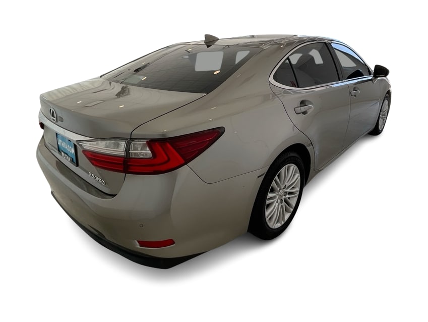 Thumbnail: 2017 Lexus ES - 20