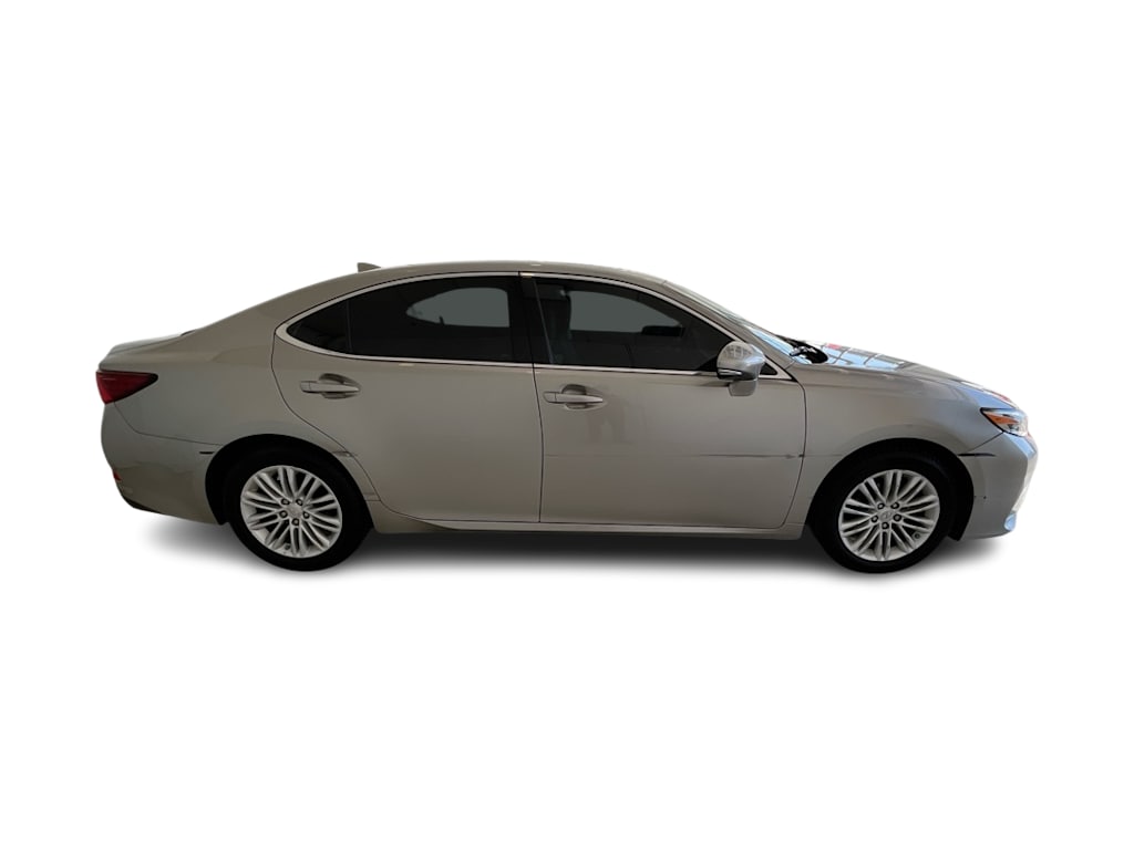 Thumbnail: 2017 Lexus ES - 21