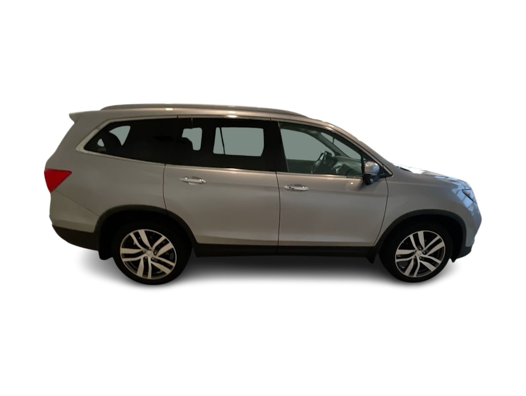 Thumbnail: 2017 Honda Pilot - 21