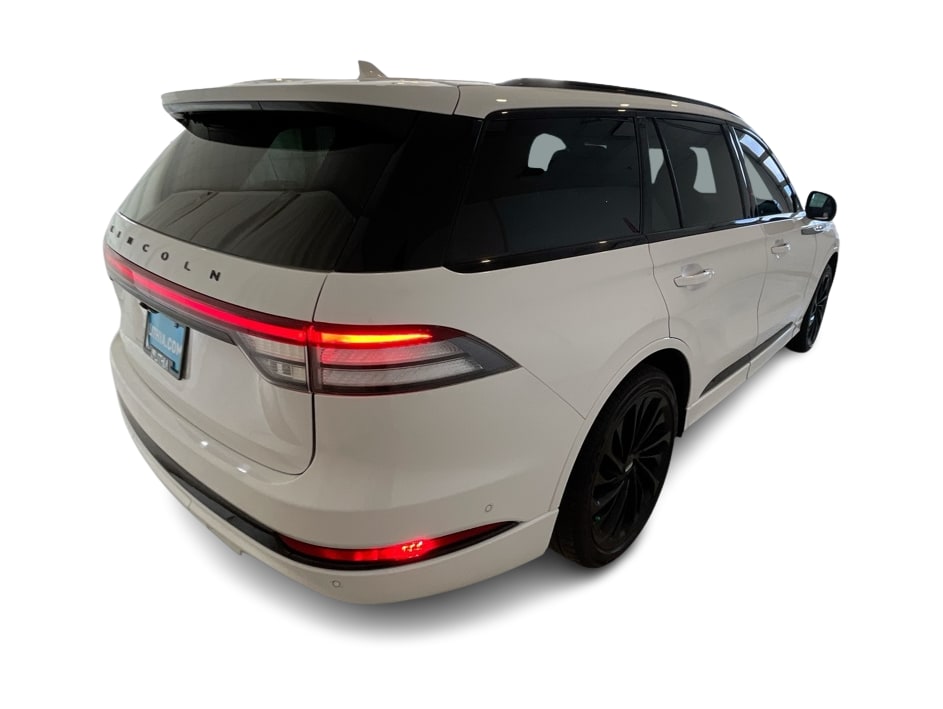 Thumbnail: 2023 Lincoln Aviator - 18