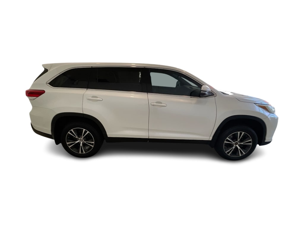 Thumbnail: 2019 Toyota Highlander - 20