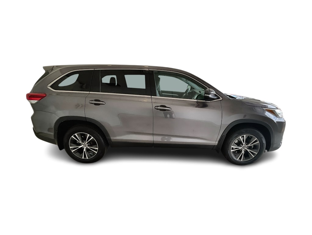 Thumbnail: 2019 Toyota Highlander - 21