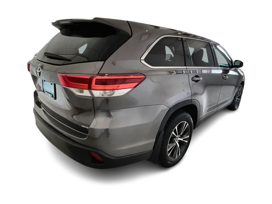 Thumbnail: 2019 Toyota Highlander - 20