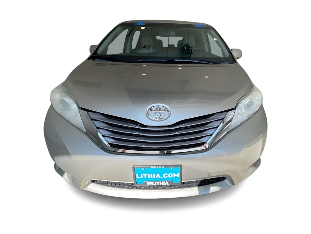 Thumbnail: 2015 Toyota Sienna - 6