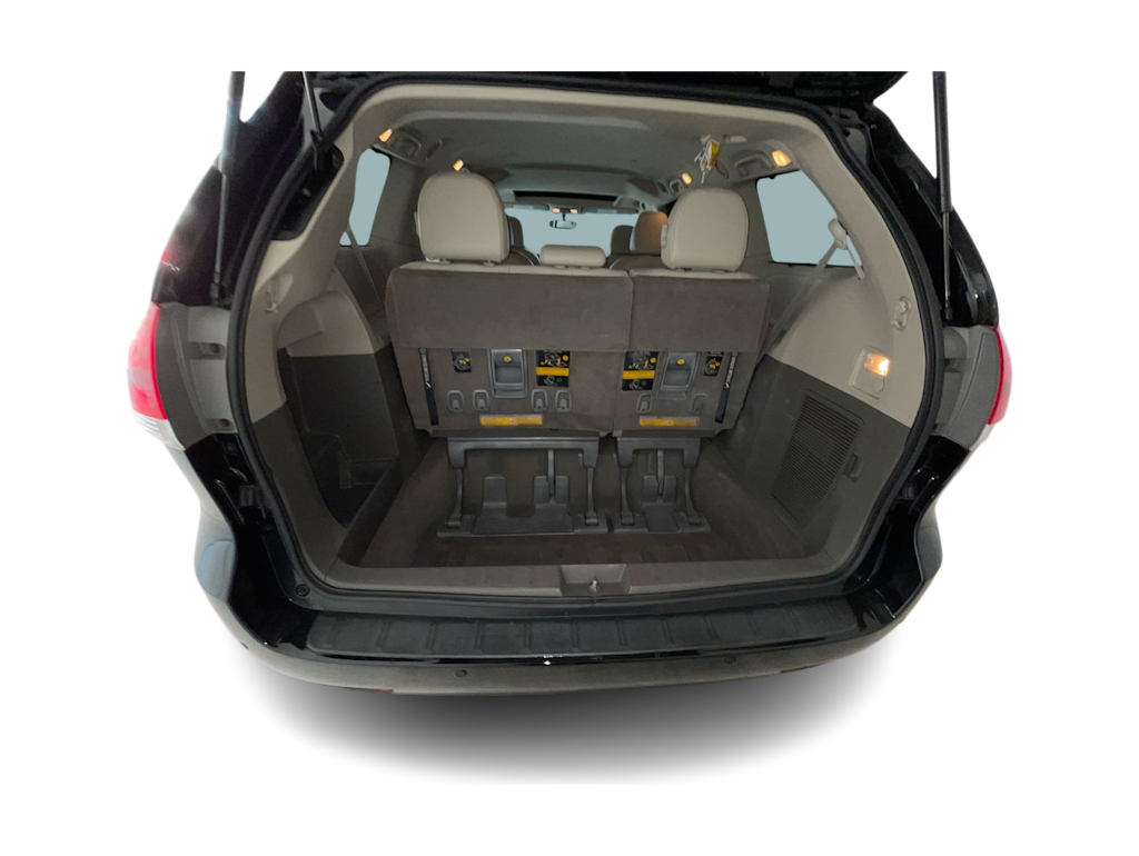 Thumbnail: 2014 Toyota Sienna - 16
