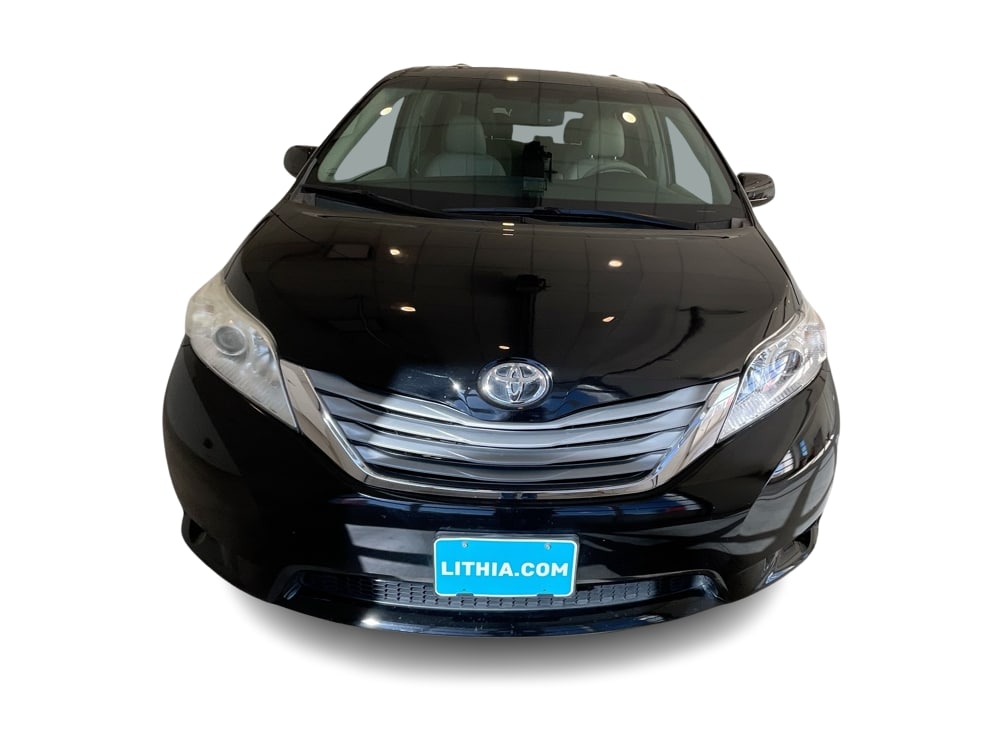 Thumbnail: 2014 Toyota Sienna - 6