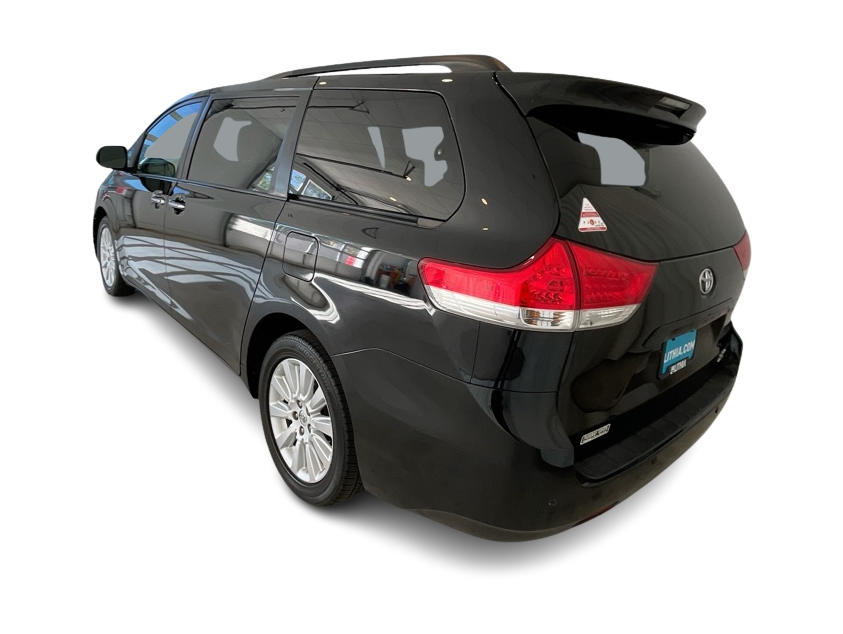 Thumbnail: 2014 Toyota Sienna - 4