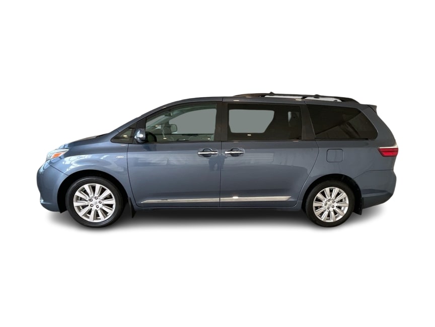 Thumbnail: 2017 Toyota Sienna - 3