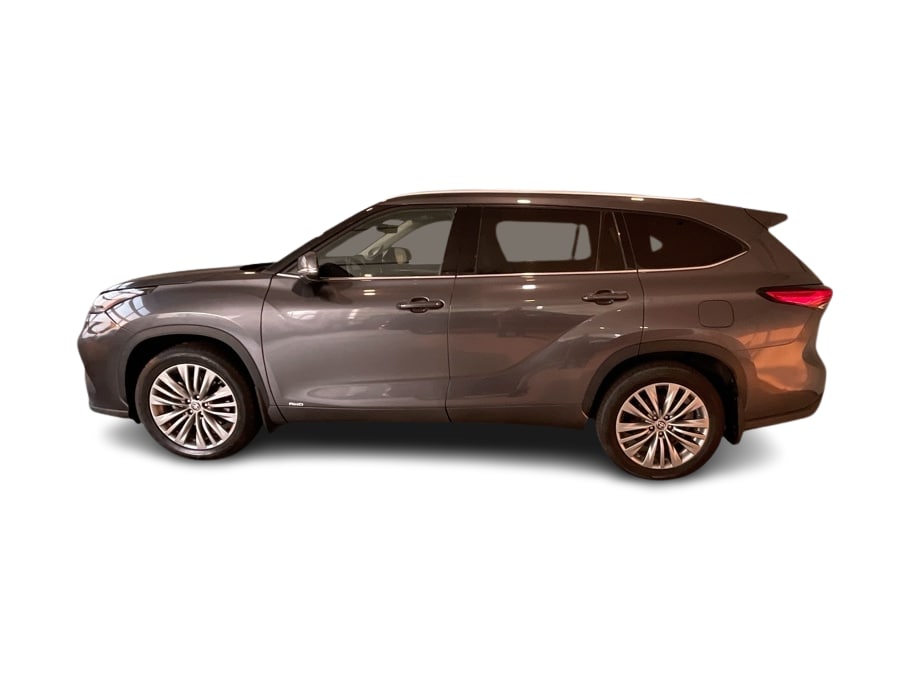 Thumbnail: 2022 Toyota Highlander - 3