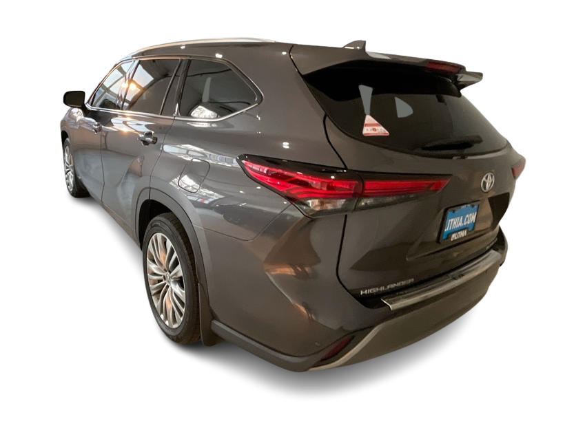 Thumbnail: 2022 Toyota Highlander - 4