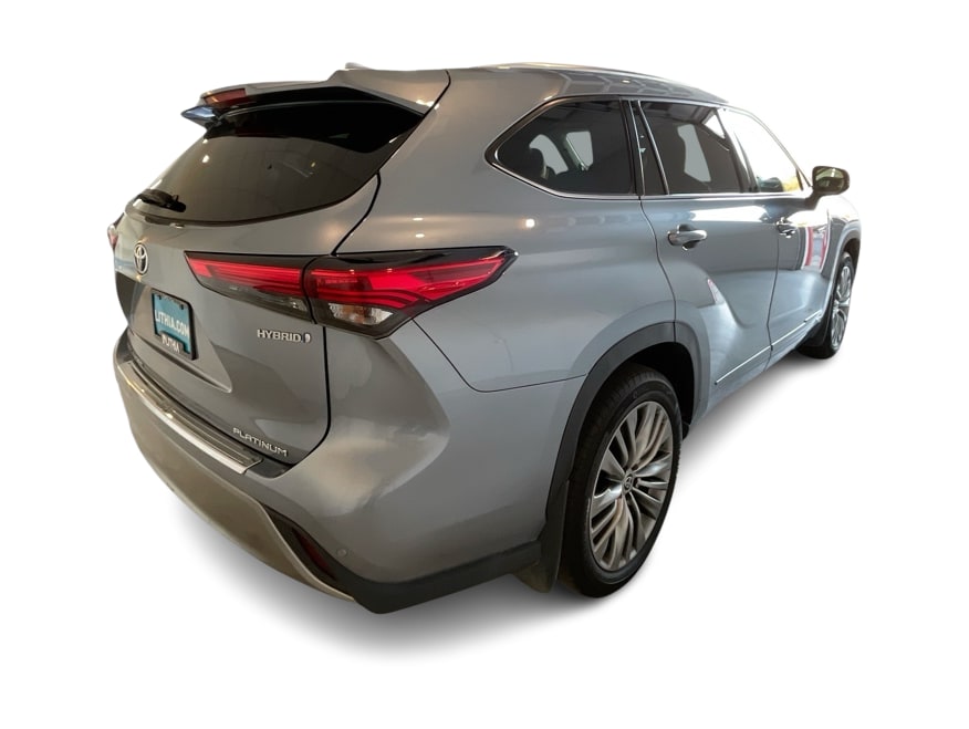 Thumbnail: 2021 Toyota Highlander - 20