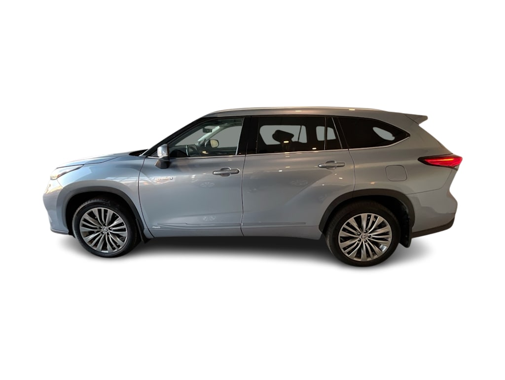 Thumbnail: 2021 Toyota Highlander - 3