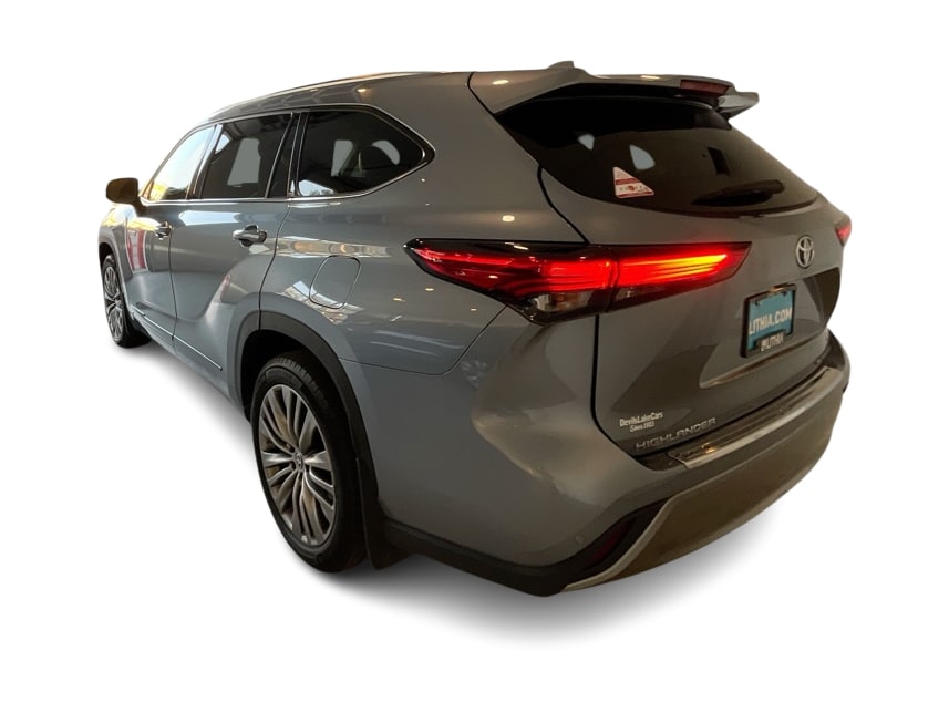 Thumbnail: 2021 Toyota Highlander - 4