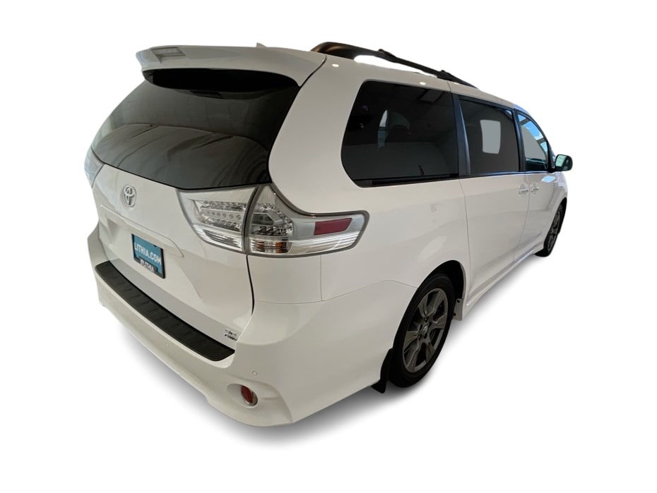 Thumbnail: 2020 Toyota Sienna - 18