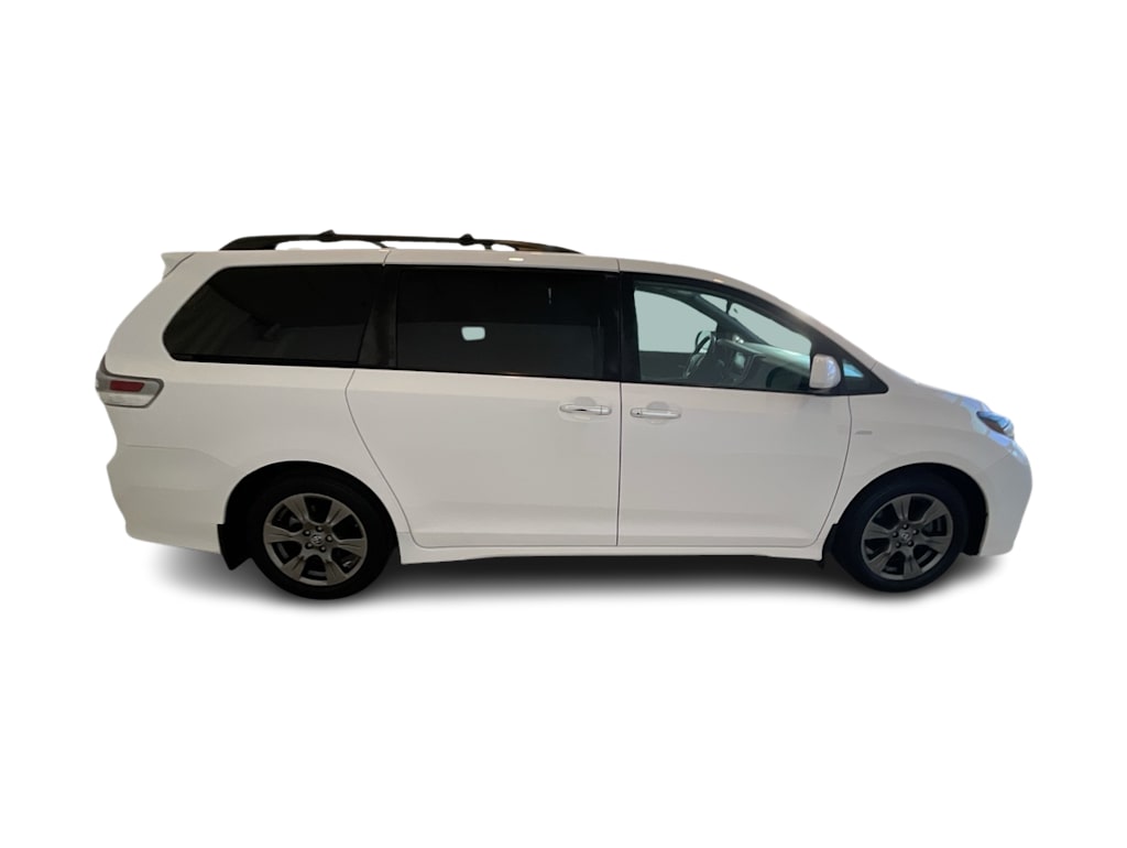 Thumbnail: 2020 Toyota Sienna - 19
