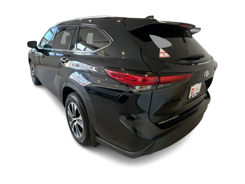 Thumbnail: 2022 Toyota Highlander - 4