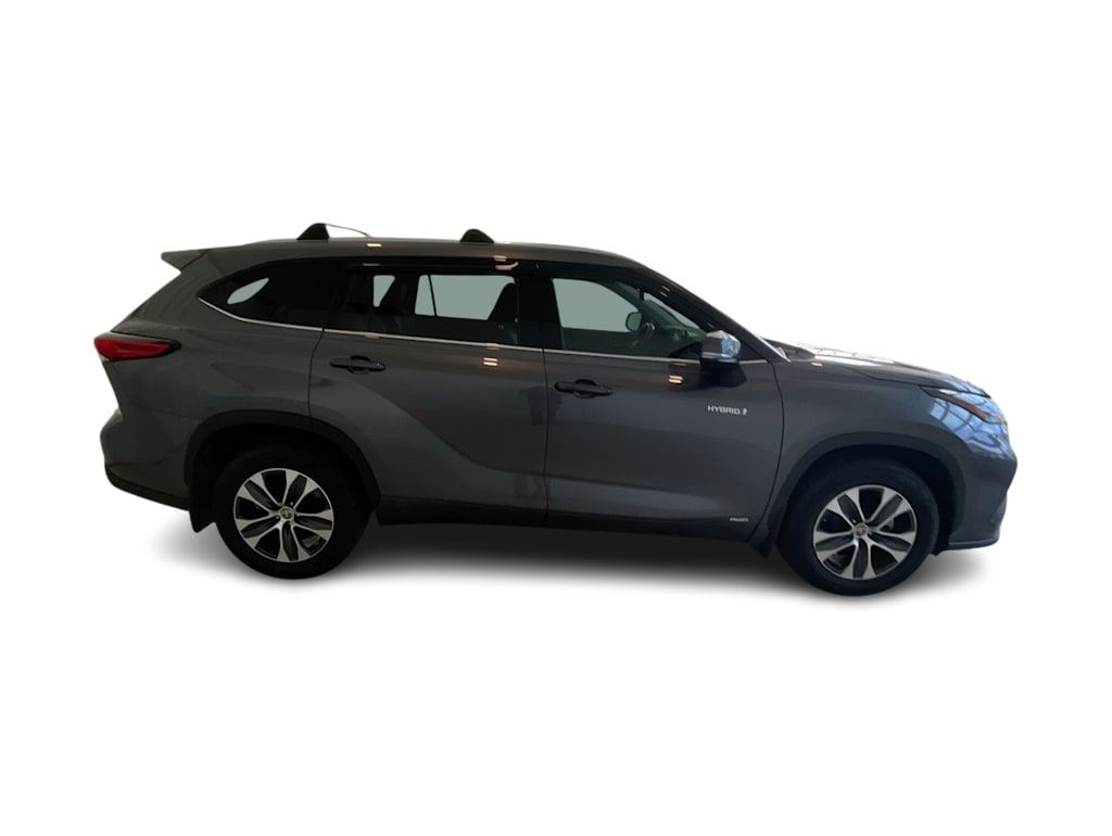 Thumbnail: 2021 Toyota Highlander - 21