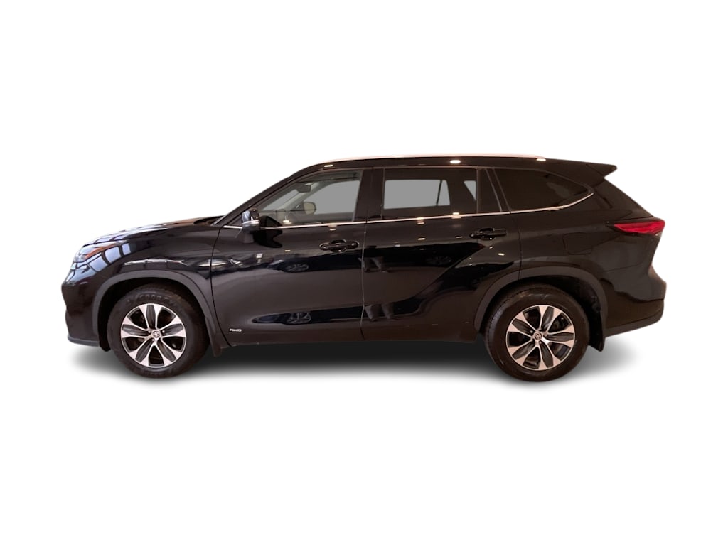 Thumbnail: 2022 Toyota Highlander - 3