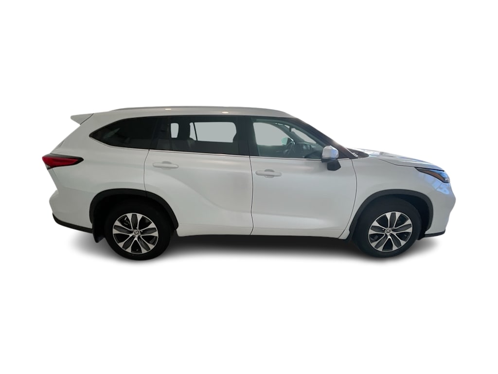 2022 Toyota Highlander XLE 22