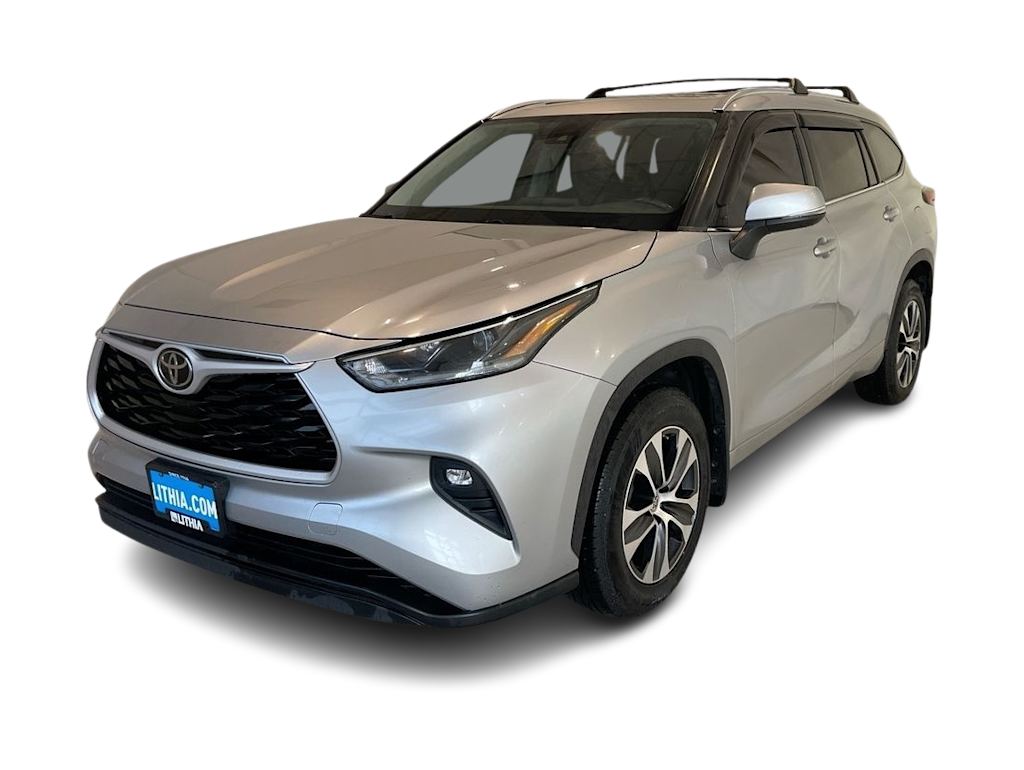 Used 2021 Toyota Highlander XLE with VIN 5TDGZRBH9MS525296 for sale in Casper, WY