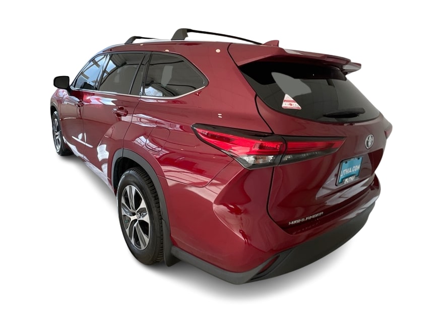 Thumbnail: 2021 Toyota Highlander - 4