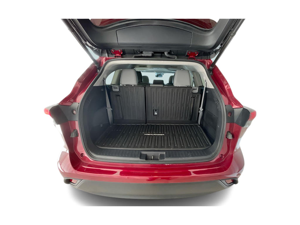 Thumbnail: 2021 Toyota Highlander - 16