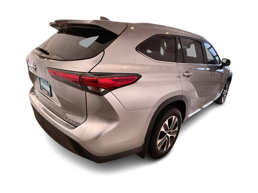 Thumbnail: 2022 Toyota Highlander - 20