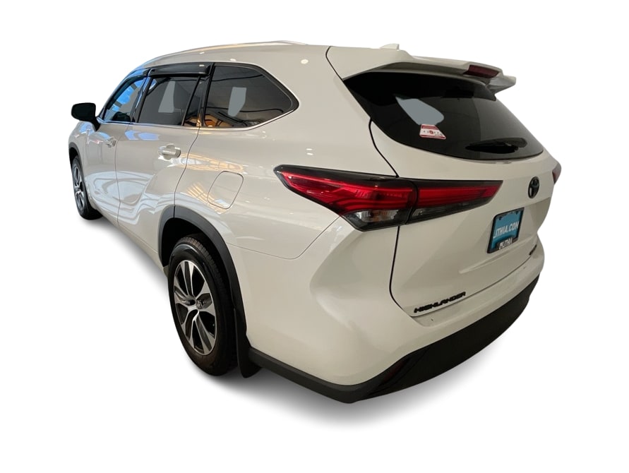 Thumbnail: 2020 Toyota Highlander - 4