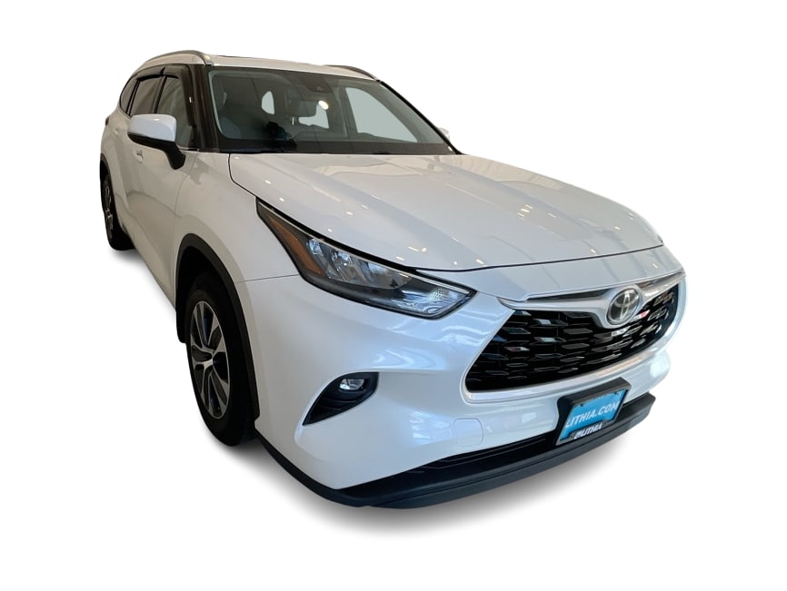 Thumbnail: 2020 Toyota Highlander - 18